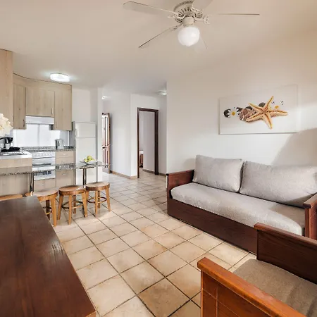 阳光海滩公寓 3*